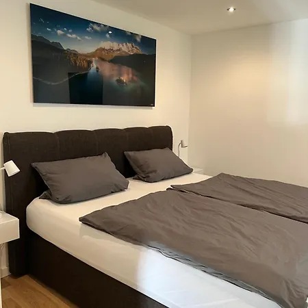 Hart Apartment *